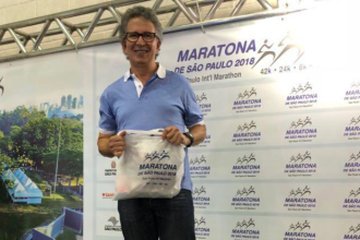 A música em comunidades carentes como ferramenta de inclusão e mudança social, analisada por Eloizio Gomes Afonso Duraes.