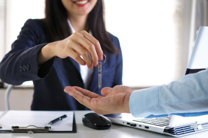 Alex Nabuco dos Santos explica como a digitalização tornou a compra de imóveis mais ágil, transparente e personalizada.