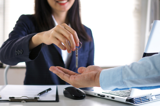 Alex Nabuco dos Santos explica como a digitalização tornou a compra de imóveis mais ágil, transparente e personalizada.