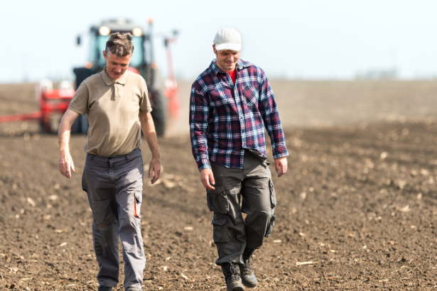 João Eustáquio De Almeida Junior explica como o uso de dados climáticos precisos no planejamento agrícola ajuda a reduzir riscos e aumentar a eficiência no campo.